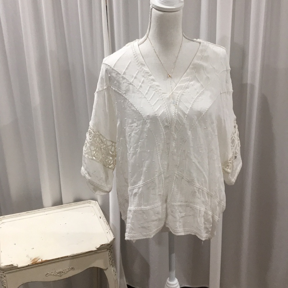 NWT. Beautiful blouse